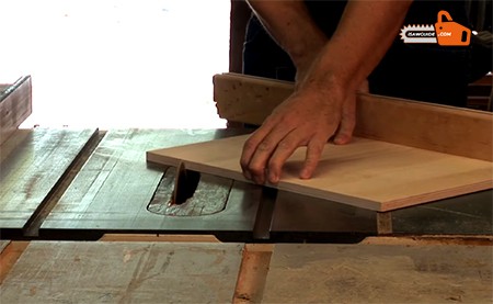 How to Cut an Angle on a Table Saws