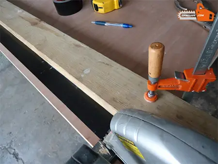 how to cut a straight line with a circular saw